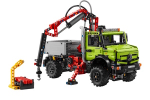 Lego 42242 Mercedes-Benz Unimog U 5023 with Crane