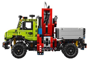 Lego 42242 Mercedes-Benz Unimog U 5023 with Crane